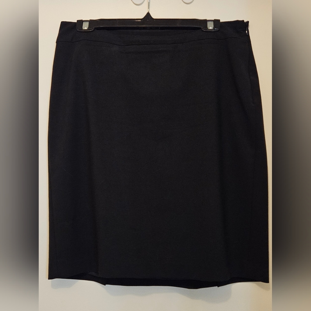 Banana Republic Black pencil skirt